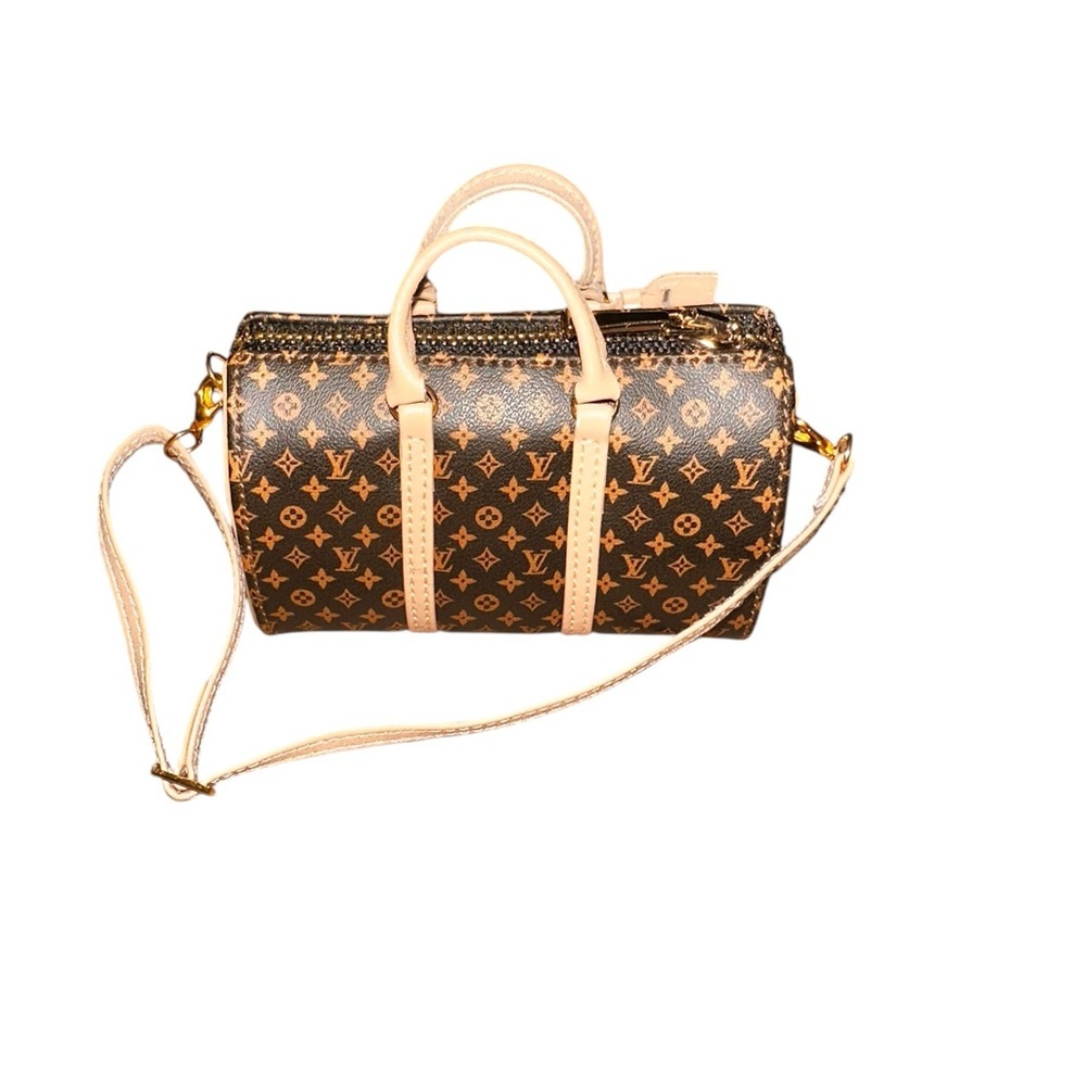 NEW LV Keychain Bag with Keyring​ - Picture 8 of 13